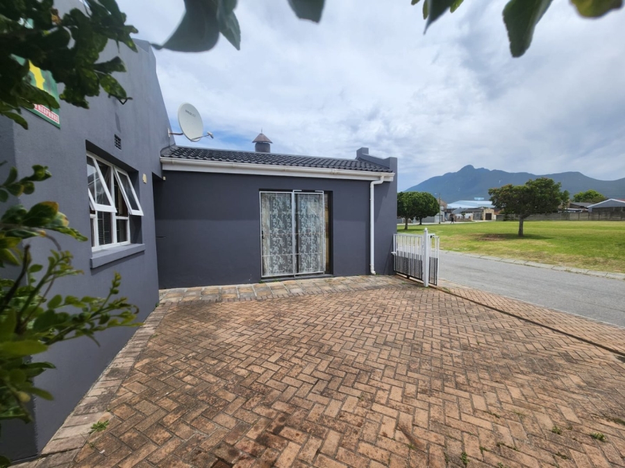 4 Bedroom Property for Sale in Levallia Western Cape